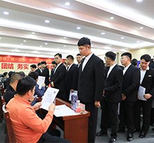 贫困助学金，助力学子圆梦学业。
