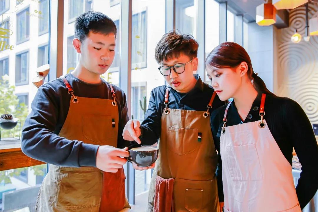 报名即享八千元助学金