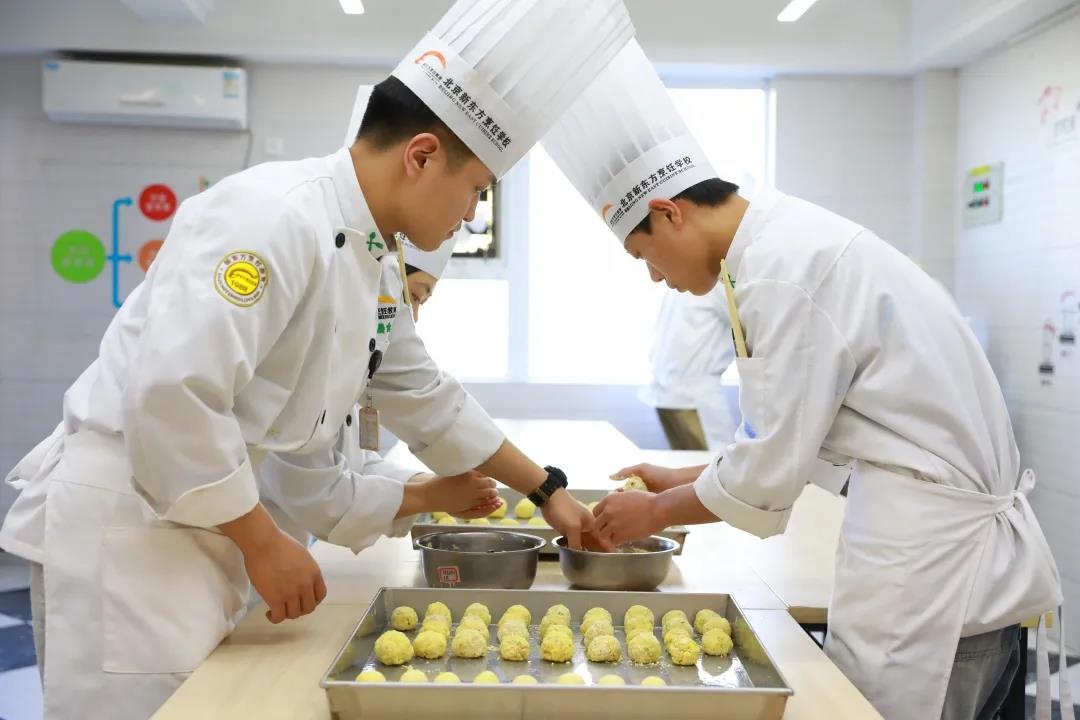 咨询热线